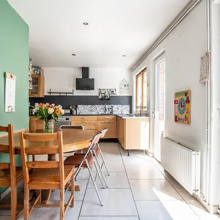 Large Family With Spacious Garden!