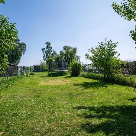 Large Family With Spacious Garden! Nyaraló *